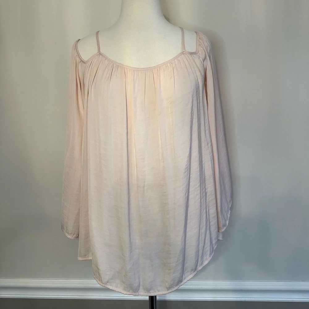 Vince Camuto cold shoulder blouse, Size M - Picture 1 of 5